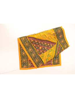 Nappe de table en patchwork brodé