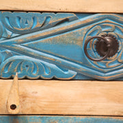 Sideboard aus geschnitztem Akazienholz