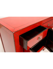 „Tech“-Sideboard im chinesischen Stil