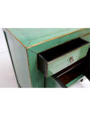 „Tech“-Sideboard im chinesischen Stil