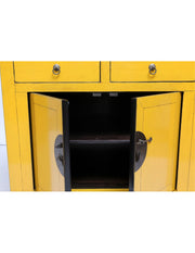 „Tech“-Sideboard im chinesischen Stil