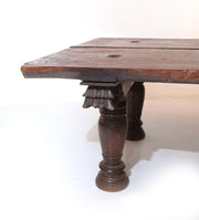 Antiker Couchtisch „Thane“ – Unikat