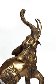 Bronze-Elefantenstatue, Rüssel nach oben