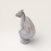 Drache aus weißem Stein - gegossen