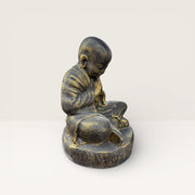 Statue Mönch Prior in Meditation – Goldener Glanz