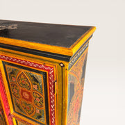 Tibetischer bemalter Holzschrank — Lotus