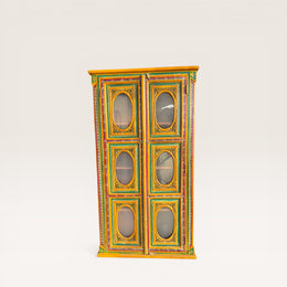 Tibetische Vitrine, bemaltes Holz — Blumenmuster