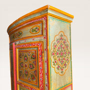 Großer Schrank aus bemaltem Holz — Florale Rosetten, Himalaja & Indien