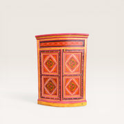 Tibetischer Schrank, bemaltes Holz – Rauten & Gittermuster orange & rosa