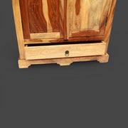 Schrank aus massivem Palisanderholz