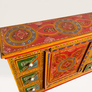 Buffet indien peint