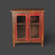Kleine originelle Vitrine aus recyceltem Teakholz