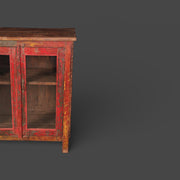 Kleine originelle Vitrine aus recyceltem Teakholz