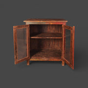Kleine originelle Vitrine aus recyceltem Teakholz