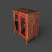 Kleine originelle Vitrine aus recyceltem Teakholz