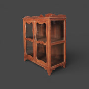 Kleine alte Vitrine aus Holz - Durchbrochene Rahmen