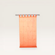 Vorhang aus Organza und Spiegeln – Orange