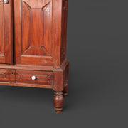 Origineller Schrank aus 100 % recyceltem Material