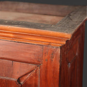 Origineller Schrank aus 100 % recyceltem Material