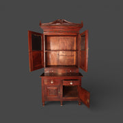 Original zweiteiliger Buffetschrank - Geschnitzter Giebel