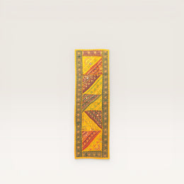 Embroidered patchwork table runner - Yellow