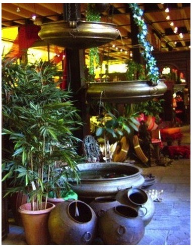 Fontaine trois urlis de bronze