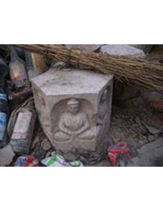 Siège en pierre hexagonal