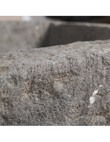 Bassin ancien en pierre