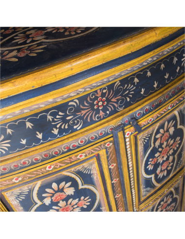 ARMOIRE RONDE PEINTE