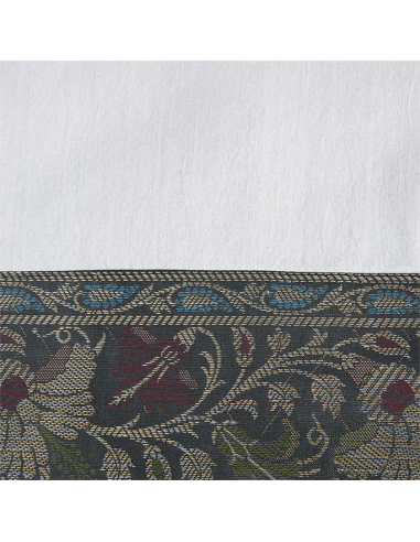 Embroidered table runner