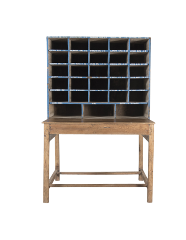 Meubles de postes indiens