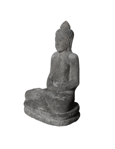 Buddha en méditation ancien en pierre volcanique