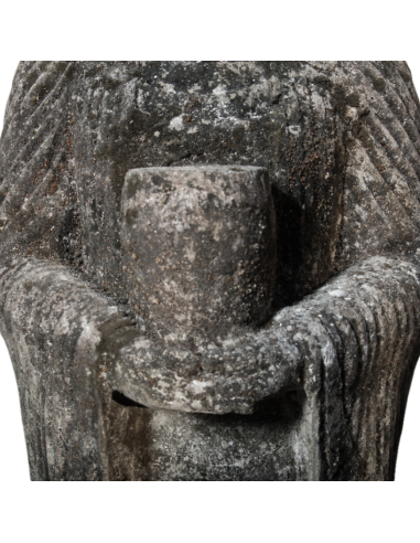 Tête de Buddha ancien en pierre volcanique