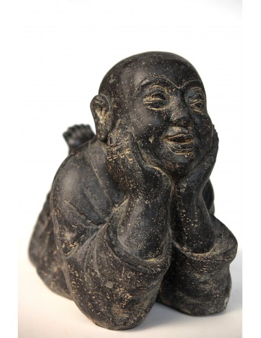 Statue eines liegenden Mönchs