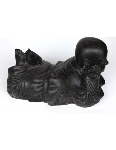 Statue eines liegenden Mönchs