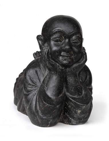 Statue d'un moine couché