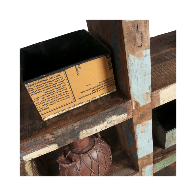 "Kana Kana" Bookshelf